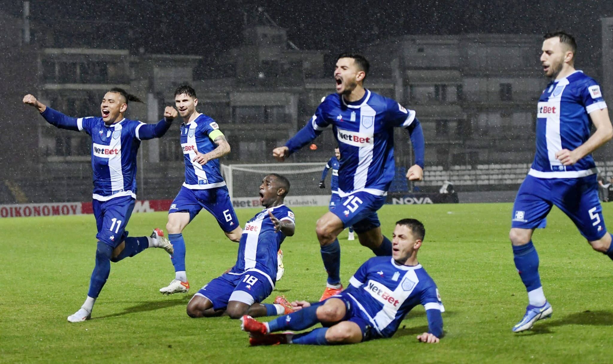 Eπιστροφή στα τρίποντα