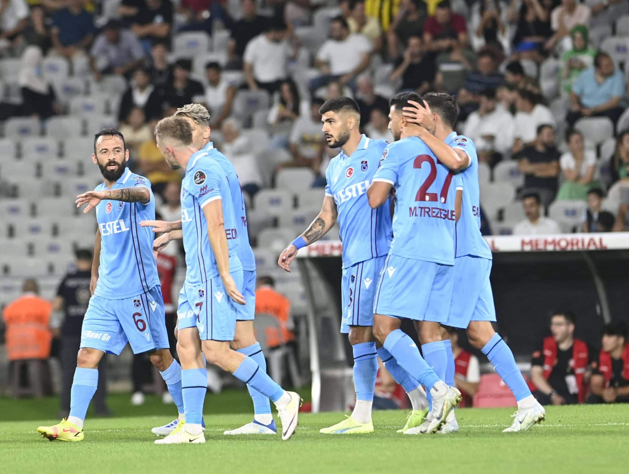 Τα playoffs του Champions League με 500+ αγορές και Novi Specials
