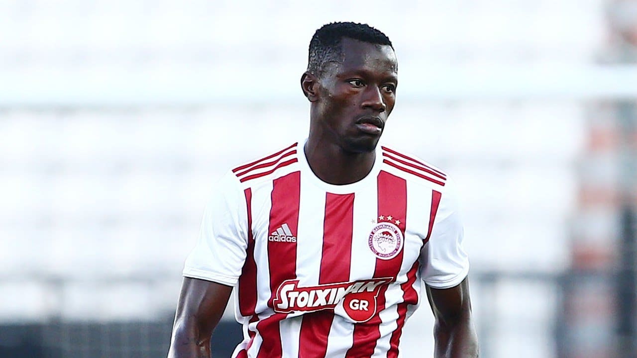 «Βράζουν» στον Πειραιά με Καμαρά: «Έχασε επίτηδες το πέναλτι»