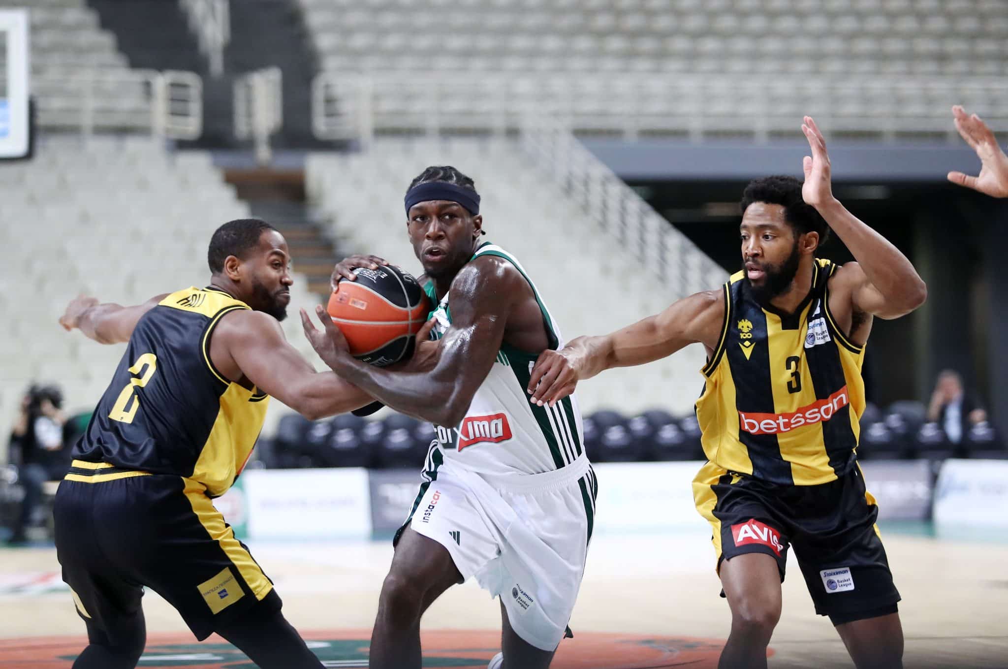 Novibet: Παναθηναϊκός – ΑΕΚ με ειδικά στοιχήματα