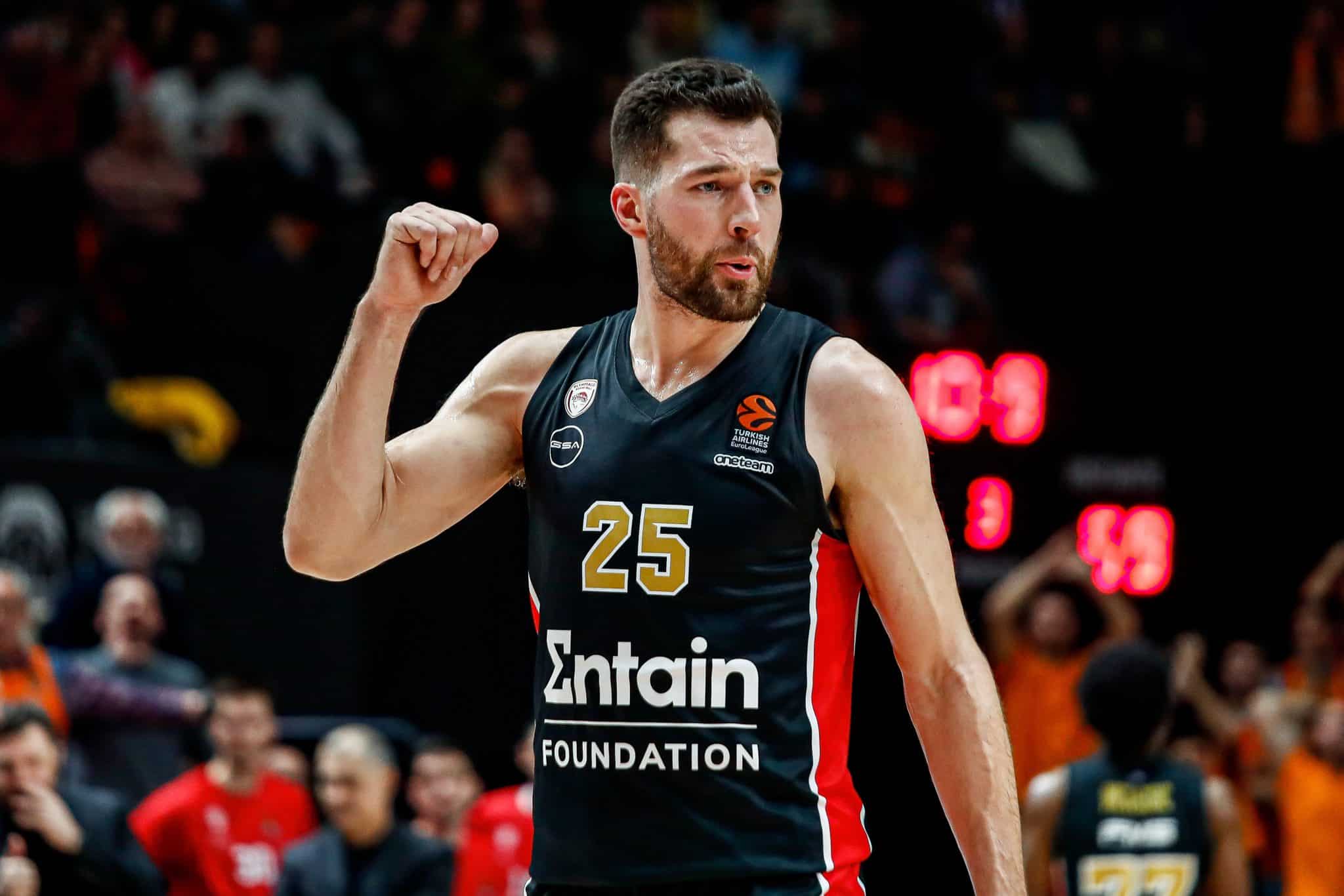 Εφές - Ολυμπιακός: Εκτελεί ο Πίτερς με 2.45 και 2.82