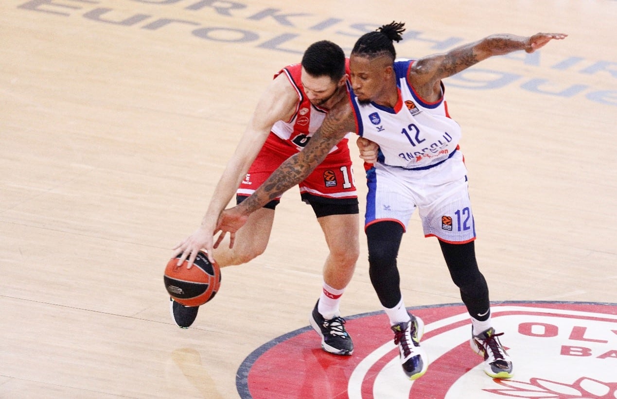 Εφές – Ολυμπιακός με ειδικά στοιχήματα και ενισχυμένες αποδόσεις (19/03)