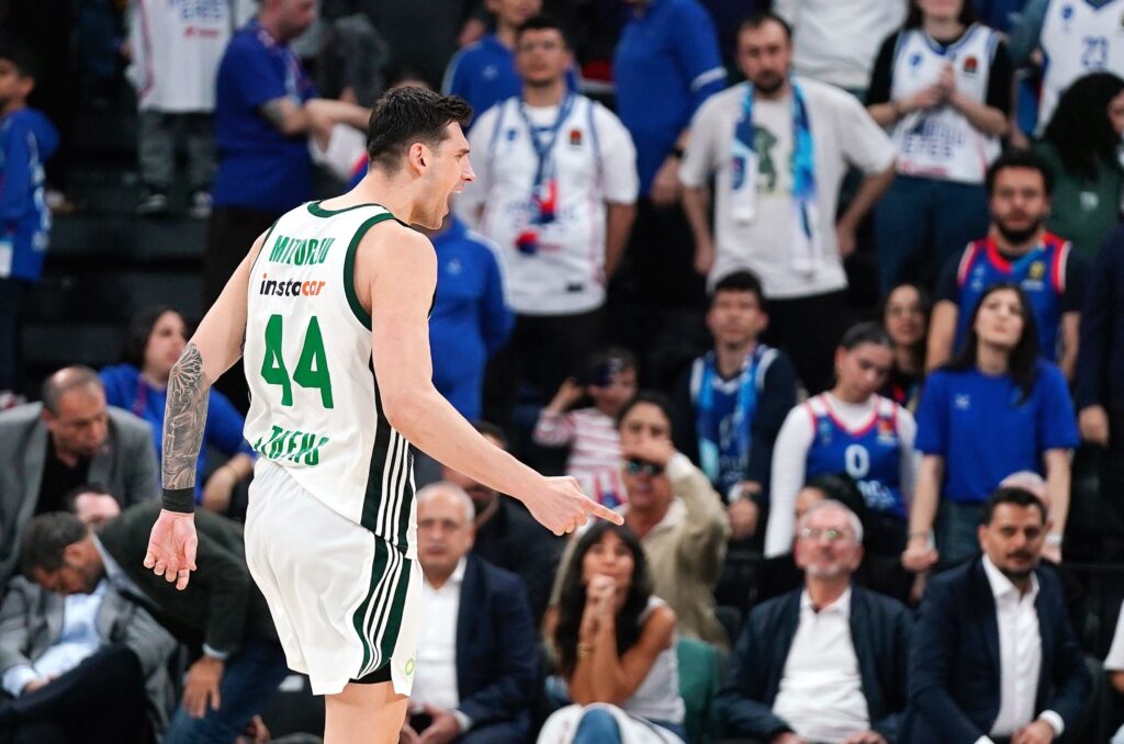 Κλείνει εισιτήρια για Άμπου Ντάμπι με ειδικά στοιχήματα! (02/05)