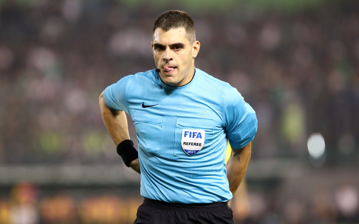 ΑΕΚ - Τσέλιε διαιτητής