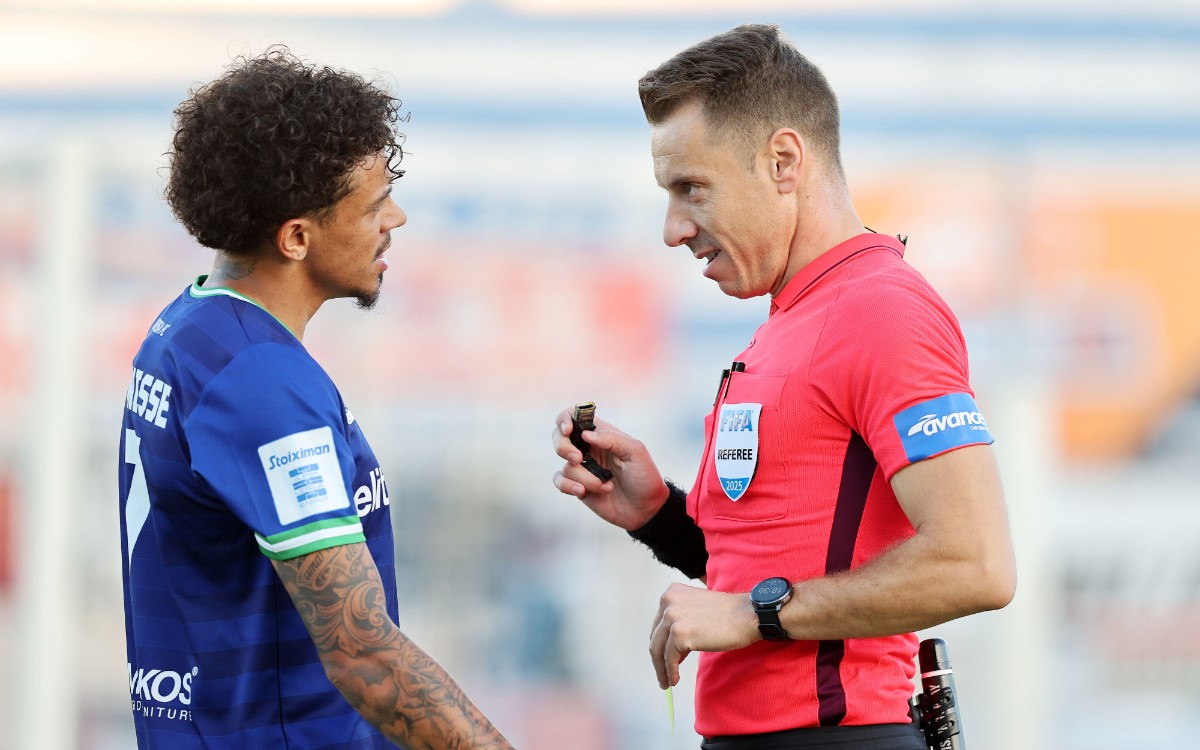 Ολυμπιακός - ΑΕΛ διαιτητής Βεργέτης