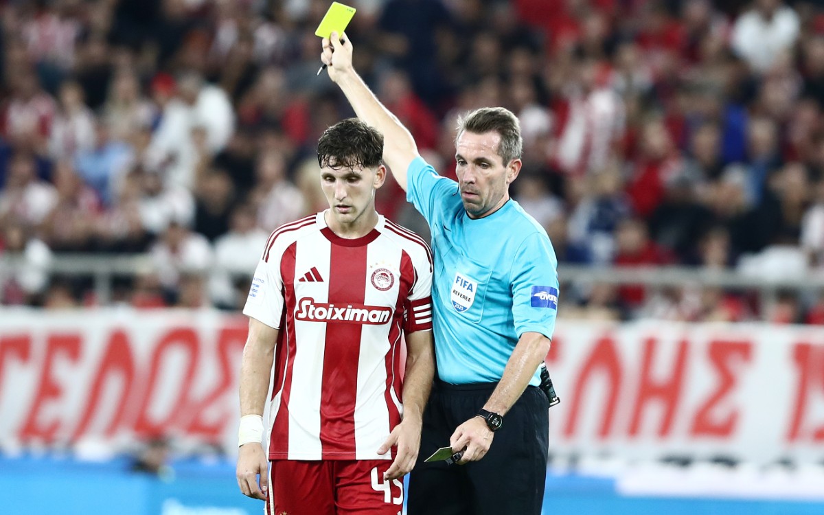 Ολυμπιακός - ΑΕΚ διαιτητής Στίλερ