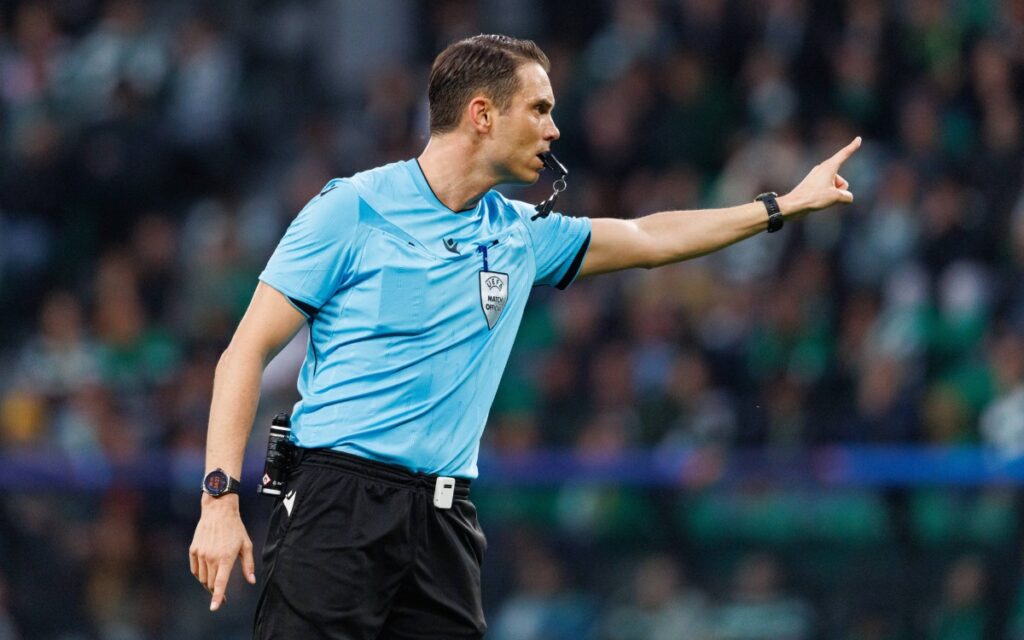 Παρί - Μπάγερν διαιτητής